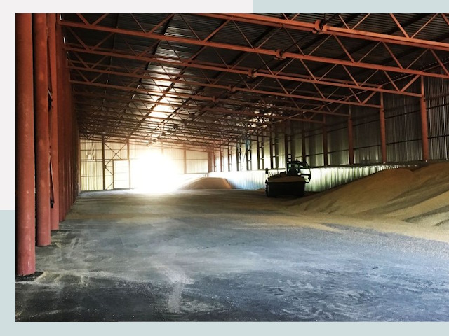 Строительство зернохранилищ в Лянторе