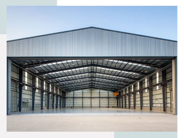 Большие ангары в Лянторе